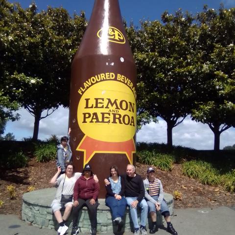 22_11 - Papamoa Holiday (Rudon & Isla Group) - The old L&P pitstop